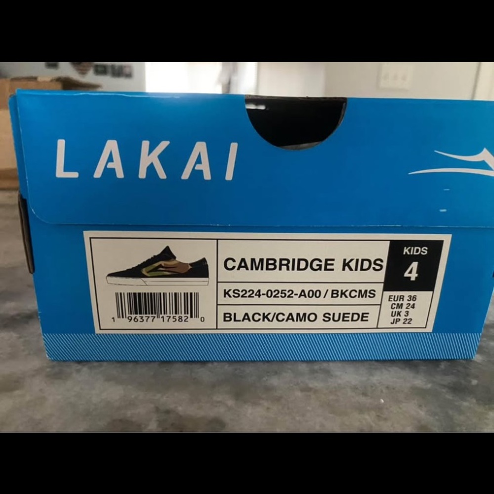 Lakai tenners